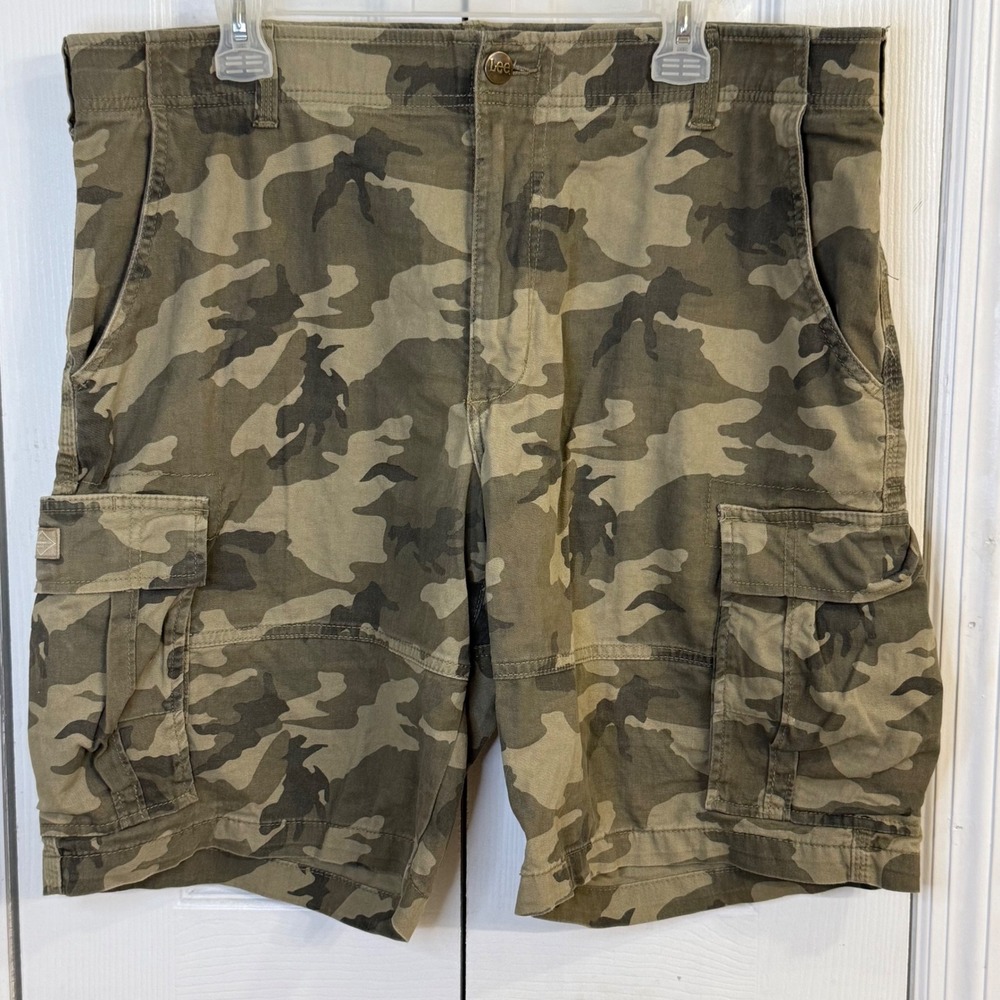 Lee Extreme Motion Mens Camo Cargo Shorts Size 38 Cotton‎ Blend Casual